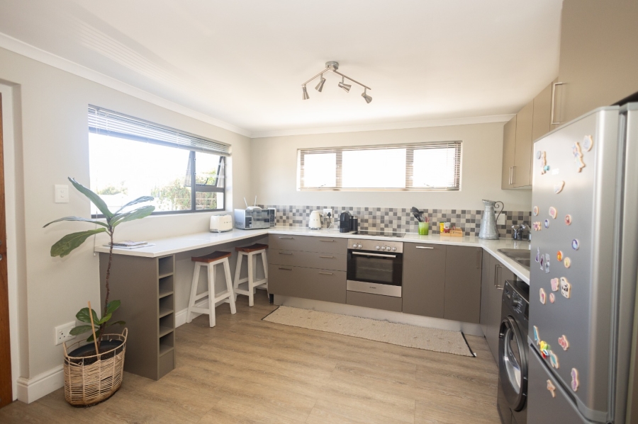 To Let 5 Bedroom Property for Rent in De Bron Western Cape